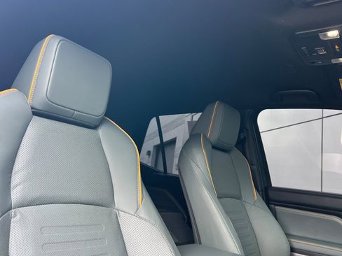 Used 2025 Toyota 4Runner Trailhunter image 14