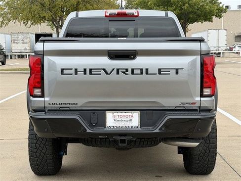 Used 2024 Chevrolet Colorado ZR2 w/ Technology Package image 5
