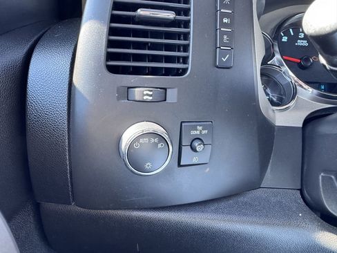 Used 2013 Chevrolet Silverado 1500 LT AWD/4WD image 14