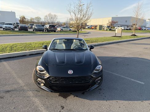 Used 2019 FIAT 124 Spider Lusso image 2