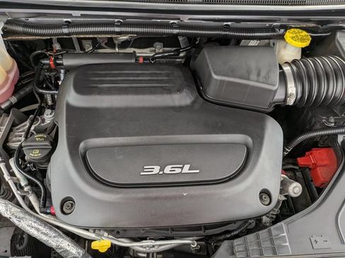 Used 2019 Chrysler Pacifica Limited FWD image 33