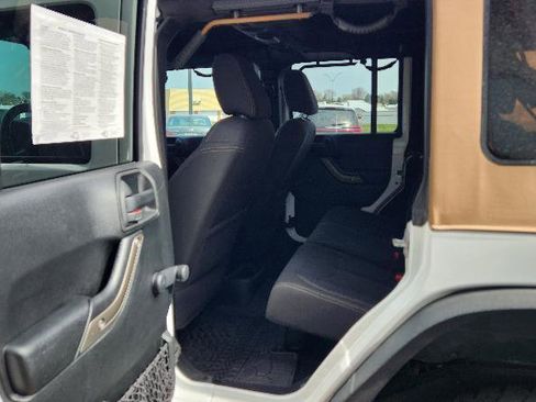 Used 2018 Jeep Wrangler Unlimited Sport image 10