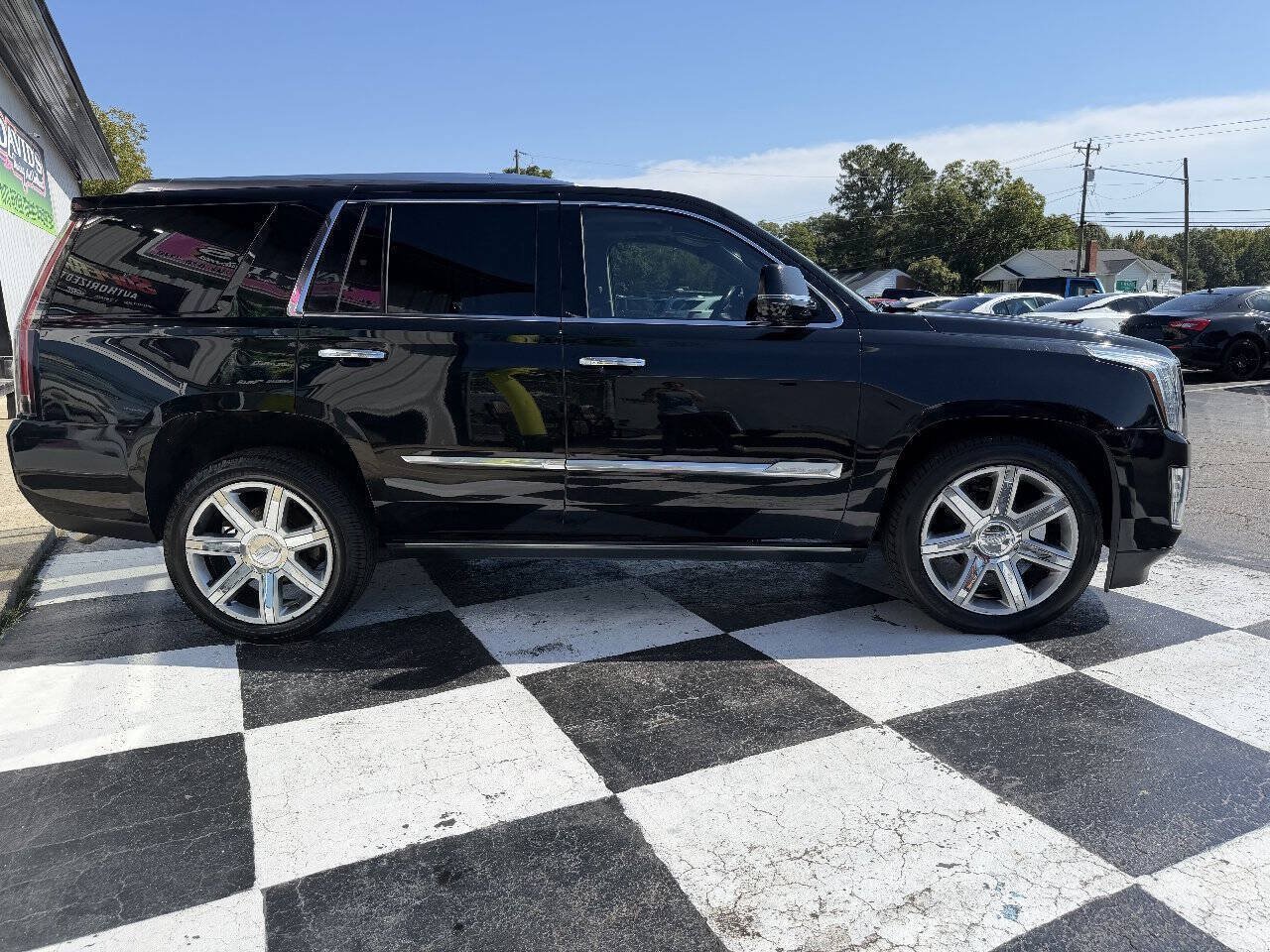 Used 2015 Cadillac Escalade Premium AWD/4WD image 4