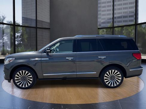 Used 2018 Lincoln Navigator Reserve w/ Technology Package AWD/4WD image 6