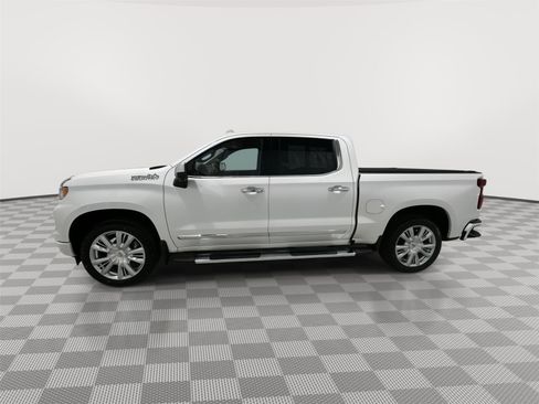 Used 2024 Chevrolet Silverado 1500 High Country w/ High Country Premium Package AWD/4WD image 8