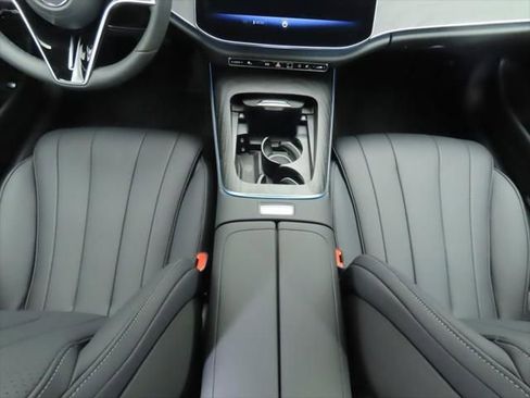 New 2026 Mercedes-Benz E 350 4MATIC Sedan image 18