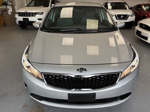 Used 2018 Kia Forte LX FWD image 9