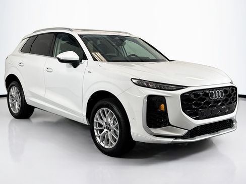 New 2026 Audi Q3 quattro 2.0T AWD/4WD image 3