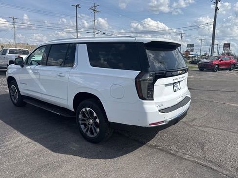 New 2026 Chevrolet Suburban LT w/ Comfort Package AWD/4WD image 5