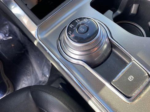 Used 2022 Ford Edge Titanium image 15