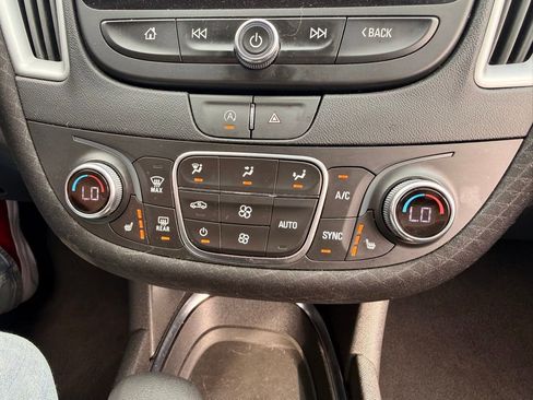 Used 2023 Chevrolet Malibu LT FWD image 35