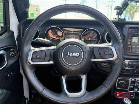 Used 2023 Jeep Wrangler Unlimited Rubicon 4xe w/ Cold Weather Group AWD/4WD image 18