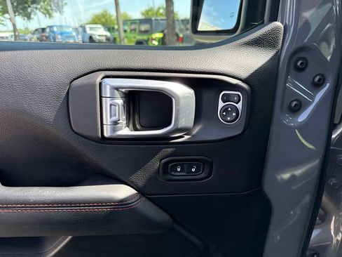 Used 2020 Jeep Gladiator Rubicon AWD/4WD image 22
