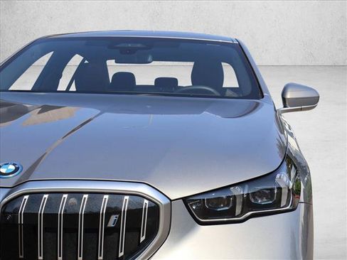 Used 2026 BMW i5 eDrive40 AWD/4WD image 2