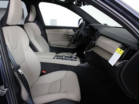 New 2026 Volvo XC90 T8 Plus w/ Protection Package Premier AWD/4WD image 10