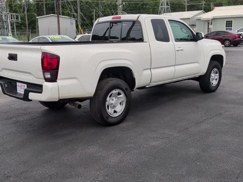 Used 2021 Toyota Tacoma SR RWD image 8