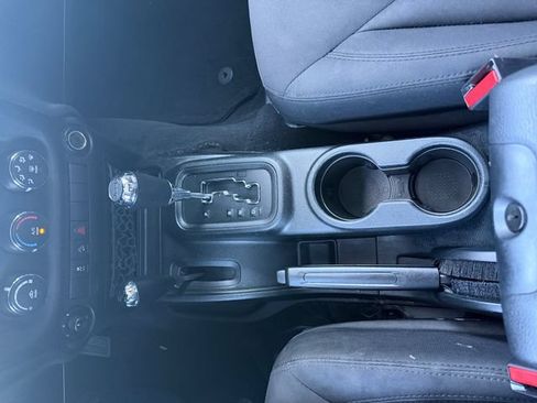 Used 2018 Jeep Wrangler Unlimited Sport S AWD/4WD image 31