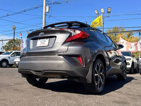 Used 2022 Toyota C-HR XLE image 13