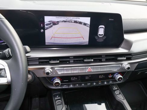 Used 2025 Kia Telluride S FWD image 17