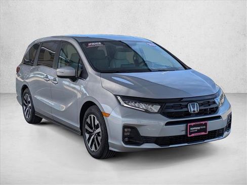 Used 2025 Honda Odyssey EX-L image 3