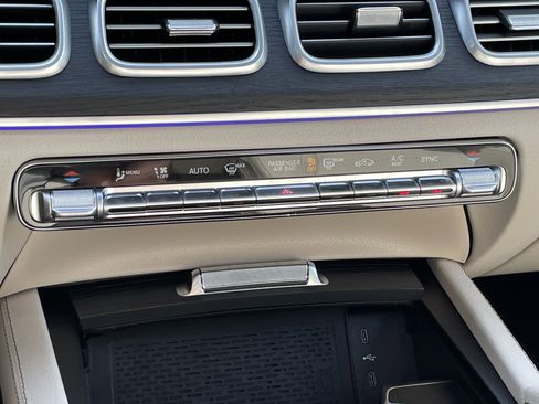 Certified 2025 Mercedes-Benz GLS 450 4MATIC image 34