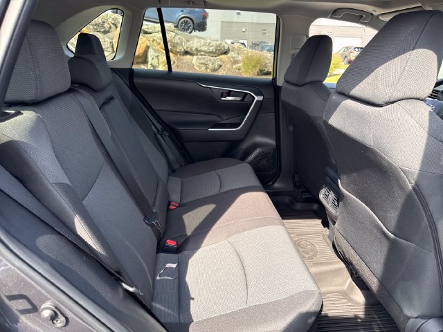 Used 2025 Toyota RAV4 XLE w/ Convenience Package AWD/4WD image 12