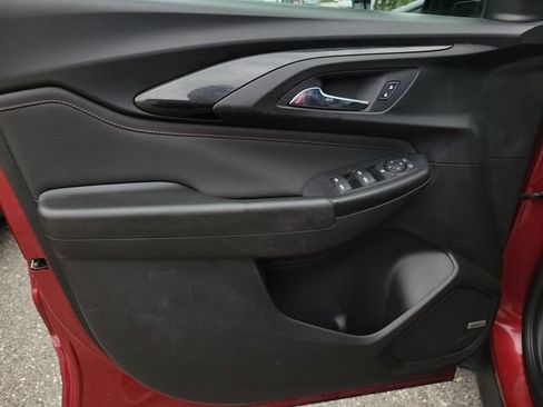 Certified 2021 Chevrolet TrailBlazer RS w/ Technology Package FWD image 18