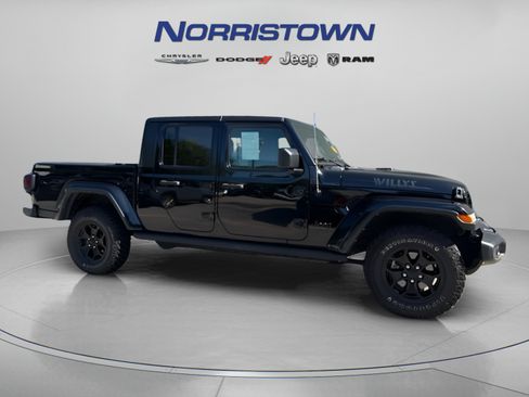 Used 2021 Jeep Gladiator Sport AWD/4WD image 8