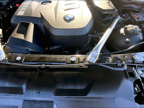 Used 2025 BMW 530i xDrive w/ Premium Package image 34