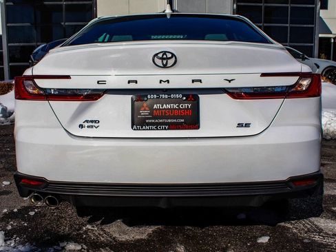 Used 2025 Toyota Camry SE image 5
