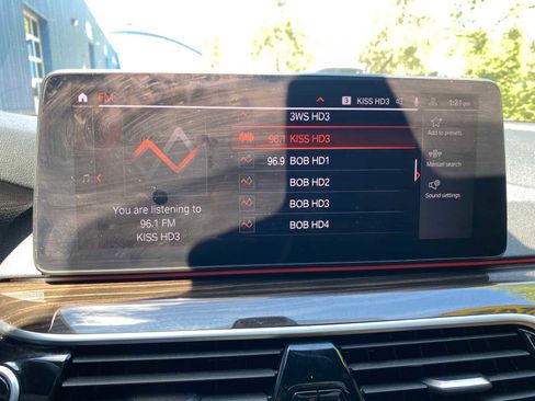 Used 2022 BMW 530i xDrive w/ Premium Package AWD/4WD image 22