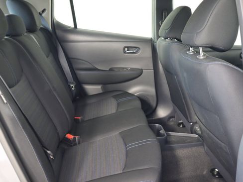 Used 2024 Nissan Leaf S image 13