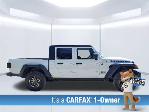 Used 2024 Jeep Gladiator Mojave w/ Technology Group AWD/4WD image 3