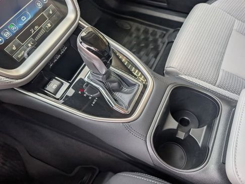 Used 2025 Subaru Outback Premium w/ Popular Package #1A image 17