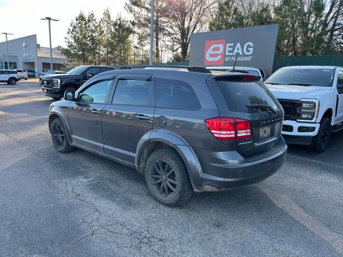 Used 2020 Dodge Journey SE w/ SE Popular Equipment Group image 3