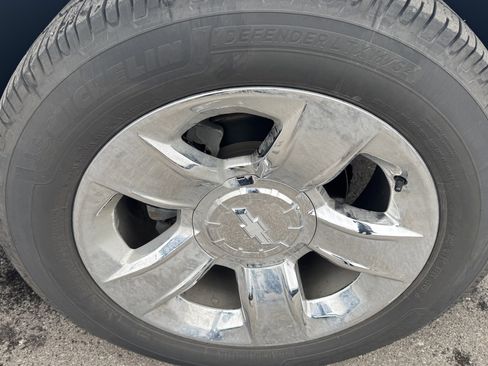 Used 2017 Chevrolet Tahoe LT w/ LT Signature Package image 14