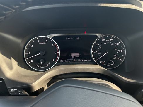 Used 2025 Nissan Rogue SV FWD image 36