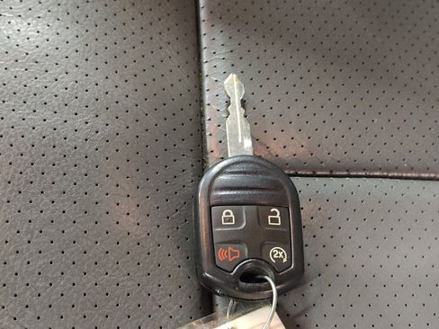 Used 2014 Ford F150 Lariat w/ Equipment Group 502A Luxury AWD/4WD image 32