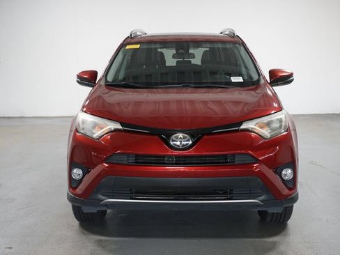 Used 2018 Toyota RAV4 XLE FWD image 2
