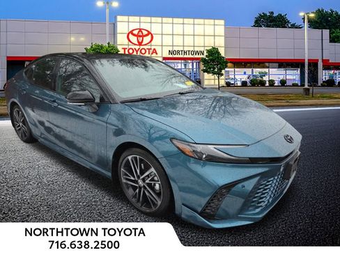 Used 2025 Toyota Camry XSE image 1
