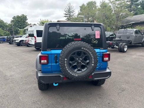 Used 2023 Jeep Wrangler Unlimited w/ Cold Weather Group AWD/4WD image 6