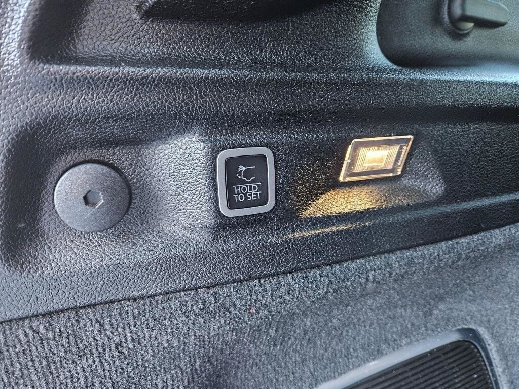 Used 2023 Jeep Grand Cherokee L Overland AWD/4WD image 13