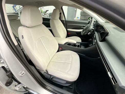 Used 2025 Hyundai Sonata SEL FWD image 28