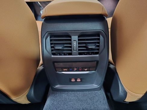 New 2026 BMW 330i xDrive Sedan w/ M Sport Package image 18