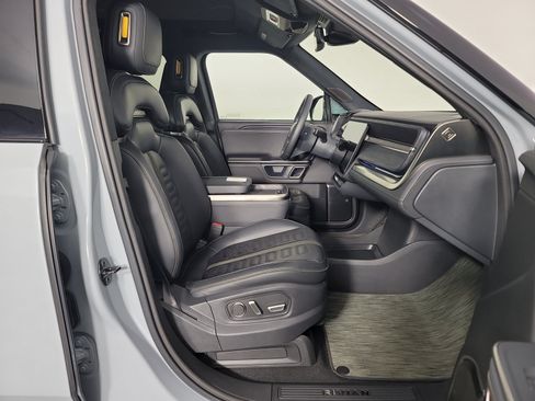Used 2024 Rivian R1S Adventure AWD/4WD image 24
