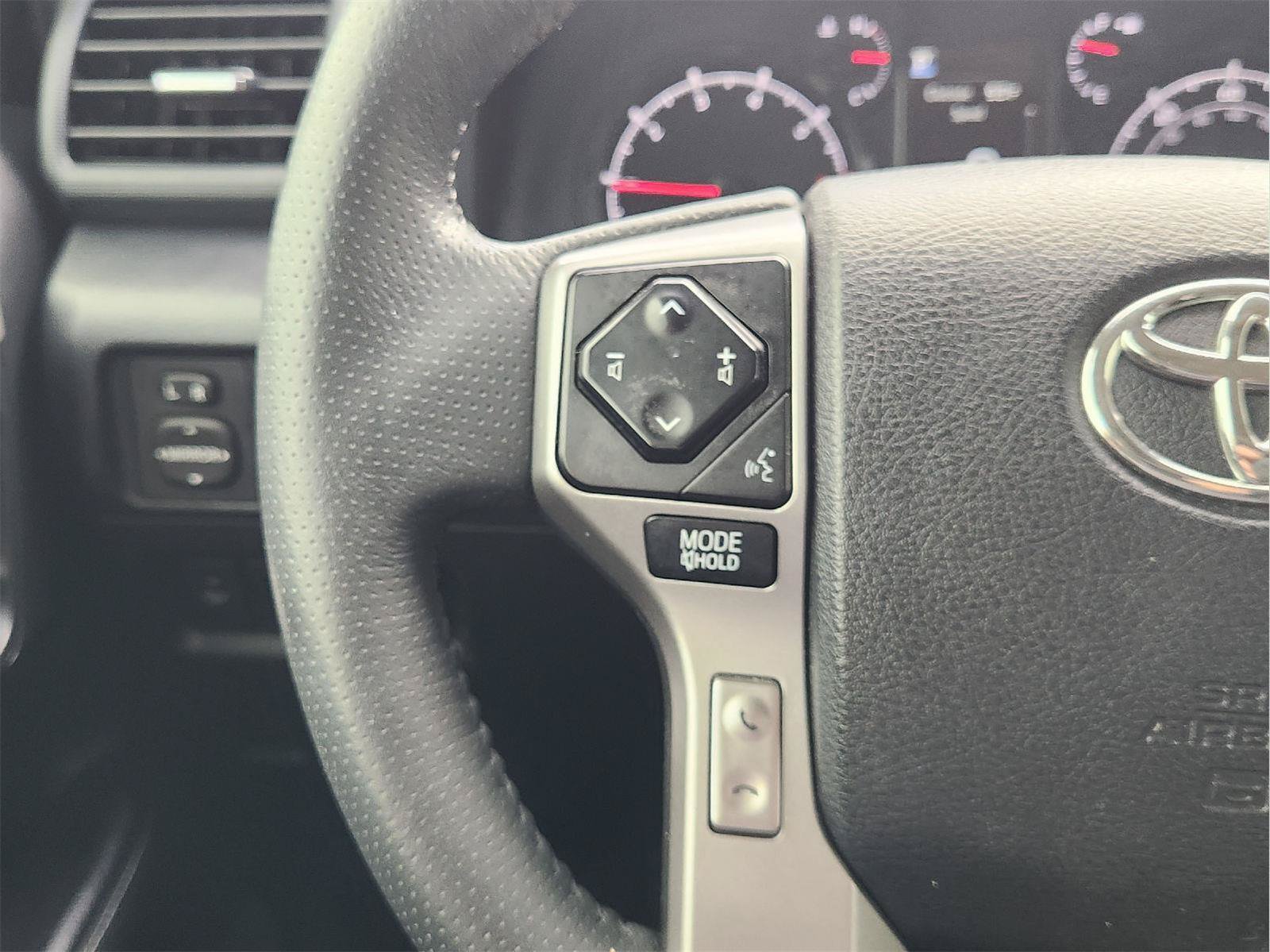Used 2020 Toyota 4Runner SR5 Premium w/ Moonroof Package AWD/4WD image 27