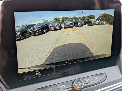 Used 2025 Chevrolet Blazer LT FWD image 17