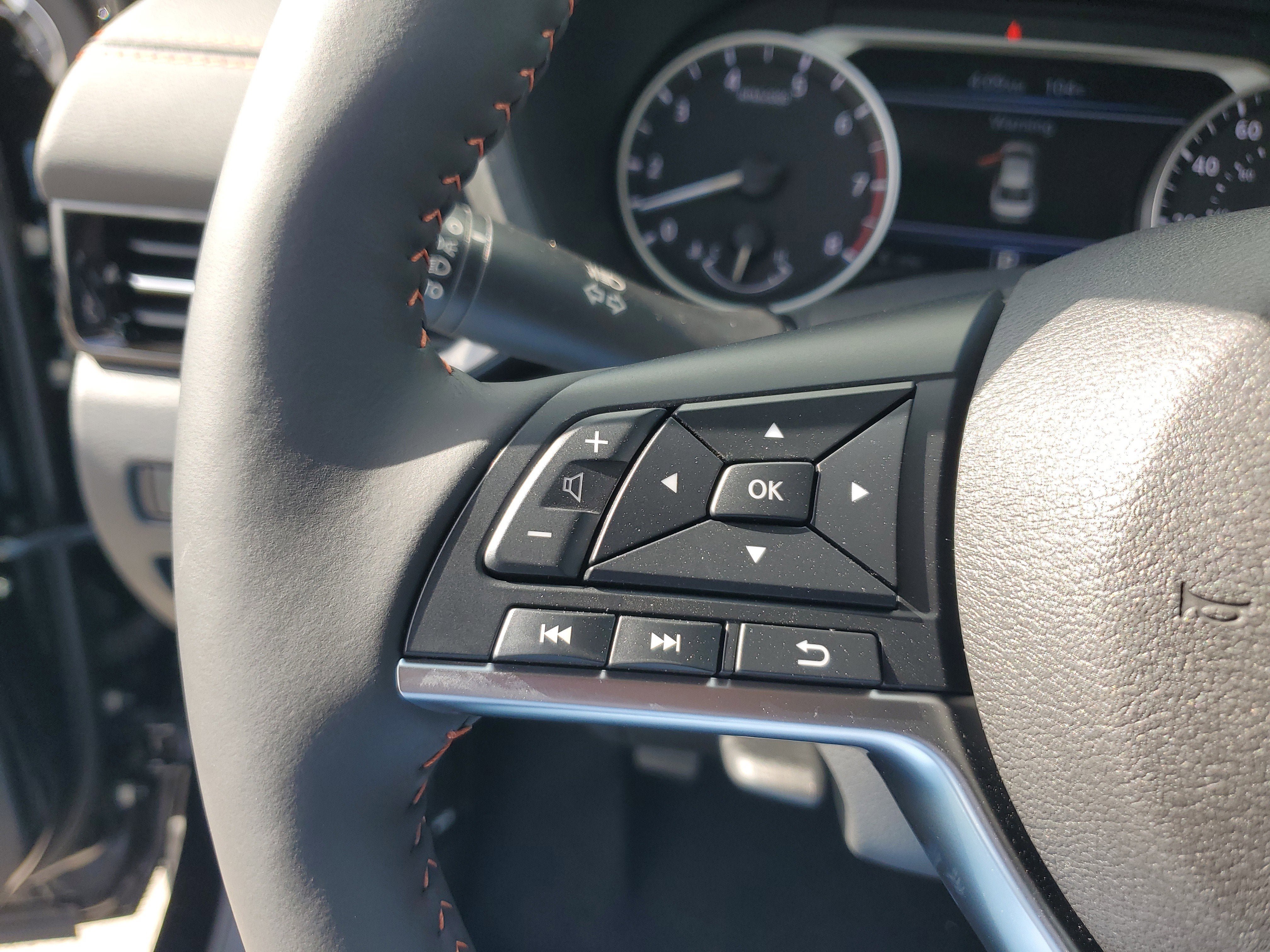 New 2025 Nissan Sentra SR w/ SR Premium Package FWD image 21