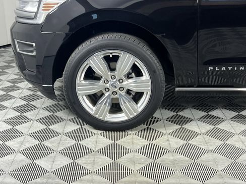 Used 2023 Ford Expedition Max Platinum image 9