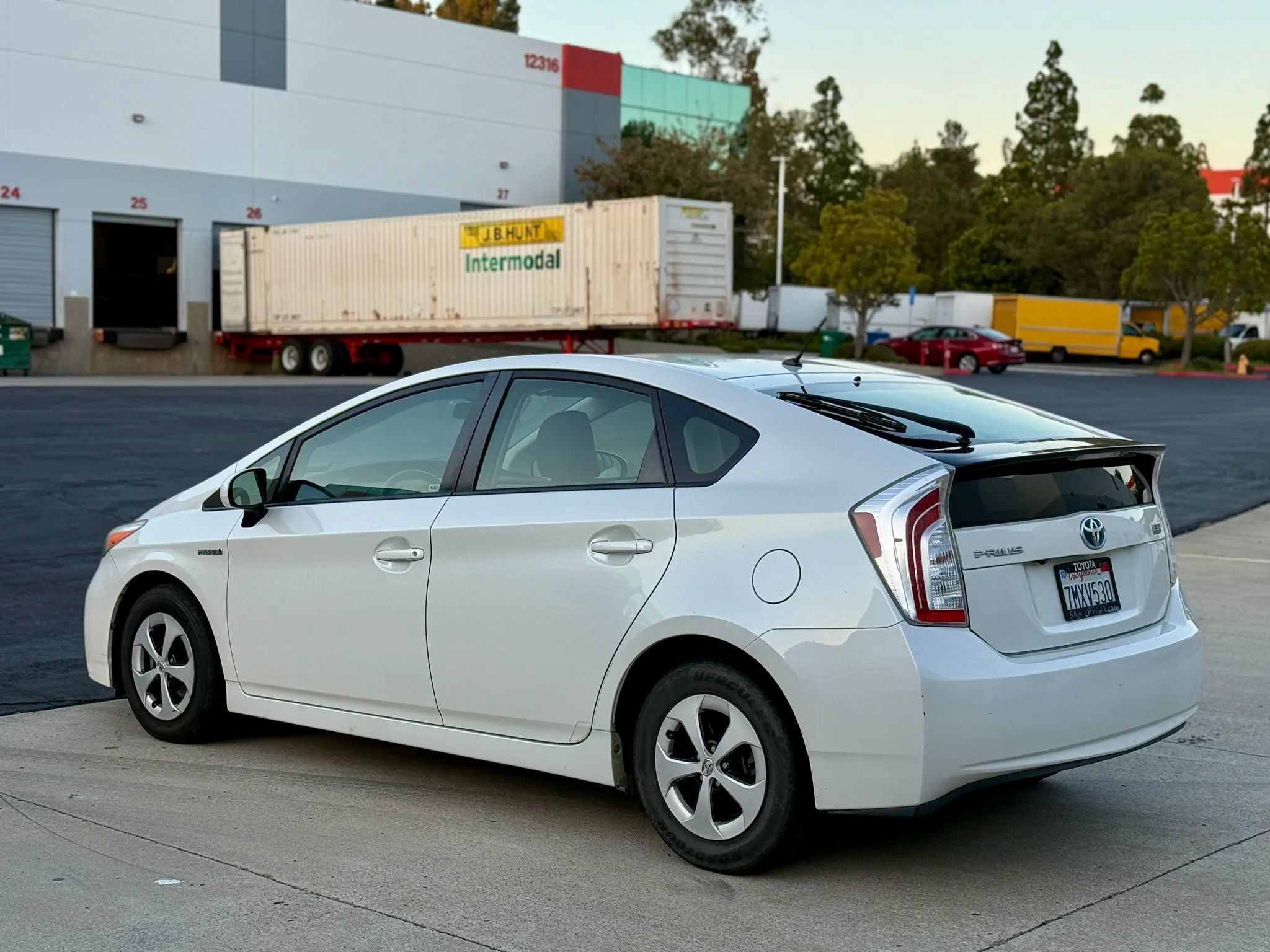 Used 2015 Toyota Prius Two FWD image 3